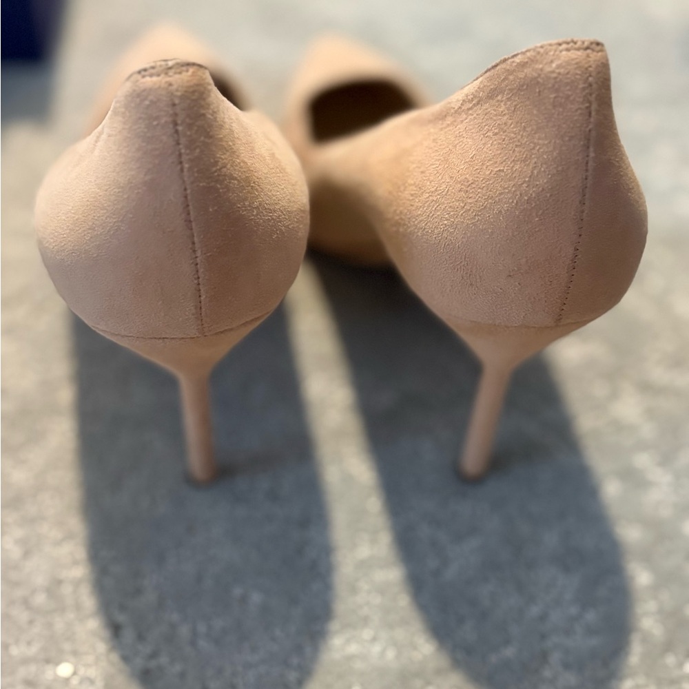 Manolo Blahnik Beige Suede Heels - Picture 4 of 4